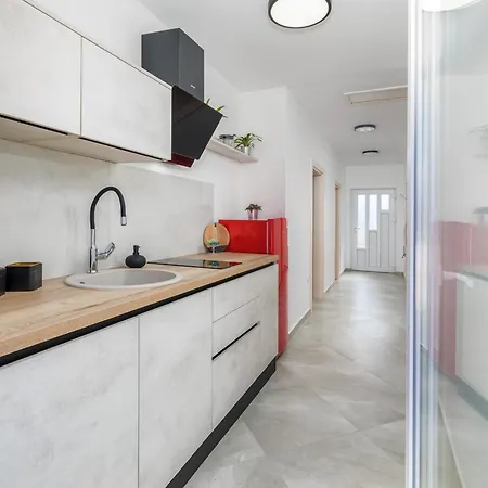 Brand New 6 Bedroom Villa, Only 1500m From The *