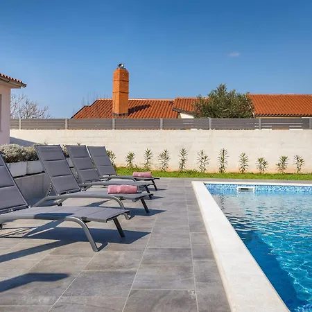 Brand New 6 Bedroom Villa, Only 1500m From The