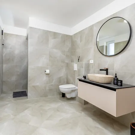 Villa Brand New 6 Bedroom Villa, Only 1500m From The *