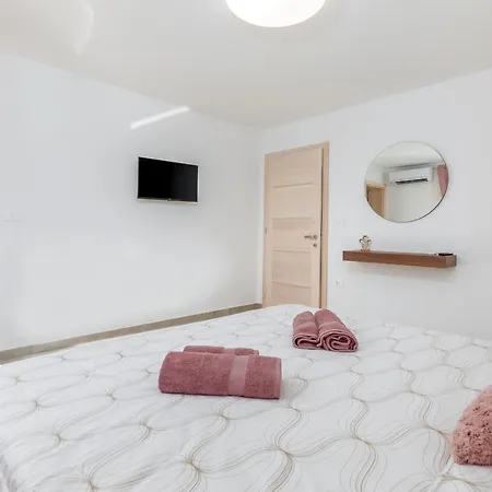 Brand New 6 Bedroom Villa, Only 1500m From The *