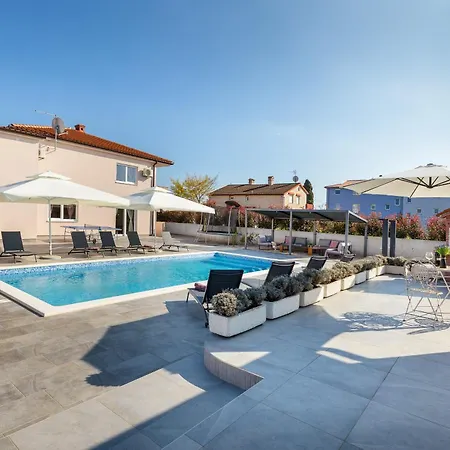 Brand New 6 Bedroom Villa, Only 1500m From The Villa