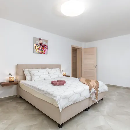 Brand New 6 Bedroom Villa, Only 1500m From The Villa