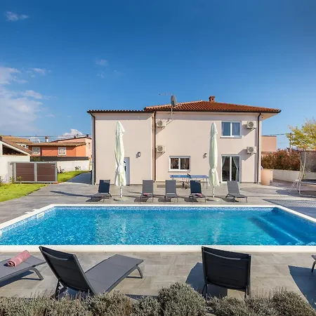 Brand New 6 Bedroom Villa, Only 1500m From The