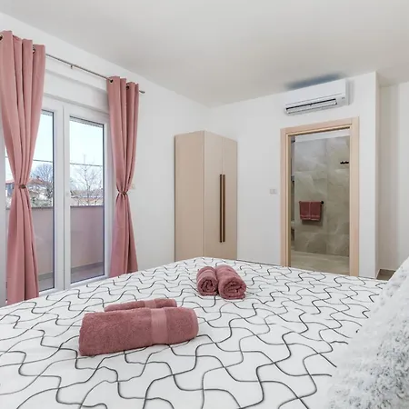 Brand New 6 Bedroom Villa, Only 1500m From The Villa *