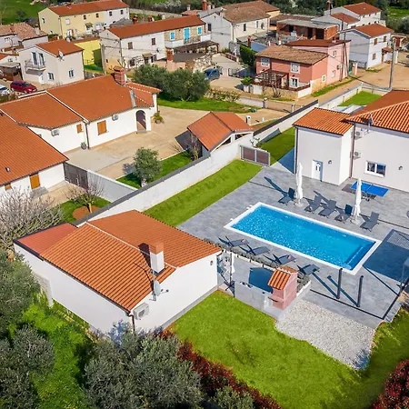 Brand New 6 Bedroom Villa, Only 1500m From The *