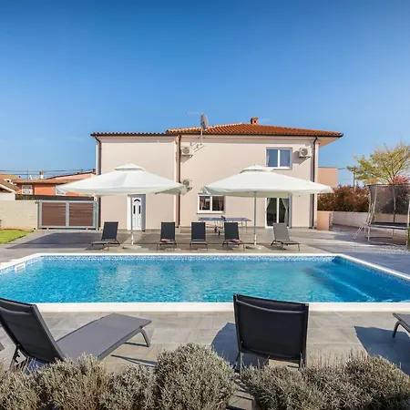 Brand New 6 Bedroom Villa, Only 1500m From The Villa