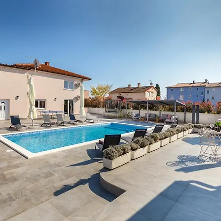 Villa Brand New 6 Bedroom Villa, Only 1500m From The *