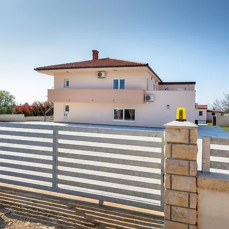 Brand New 6 Bedroom Villa, Only 1500m From The Villa