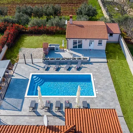 Brand New 6 Bedroom Villa, Only 1500m From The *