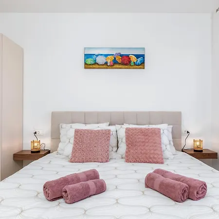 Brand New 6 Bedroom Villa, Only 1500m From The *