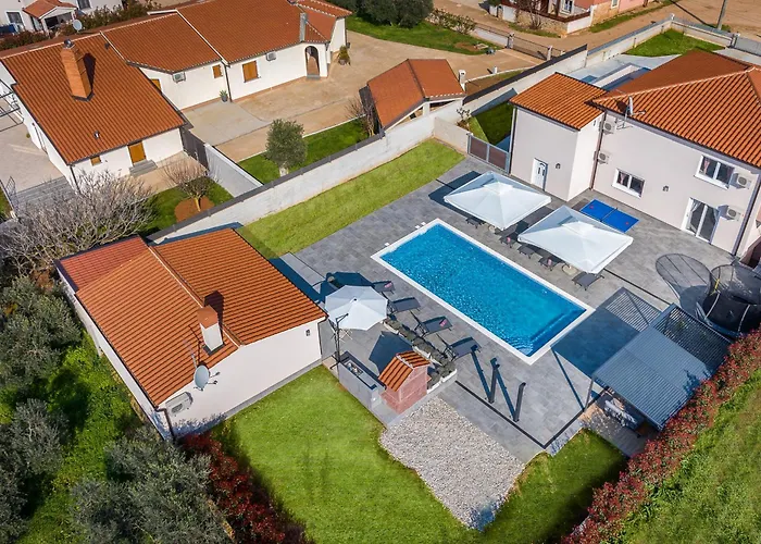 Brand New 6 Bedroom Villa, Only 1500m From The